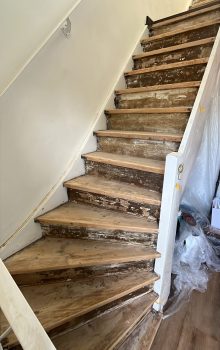 Traprenovatie (voor) - Overschie